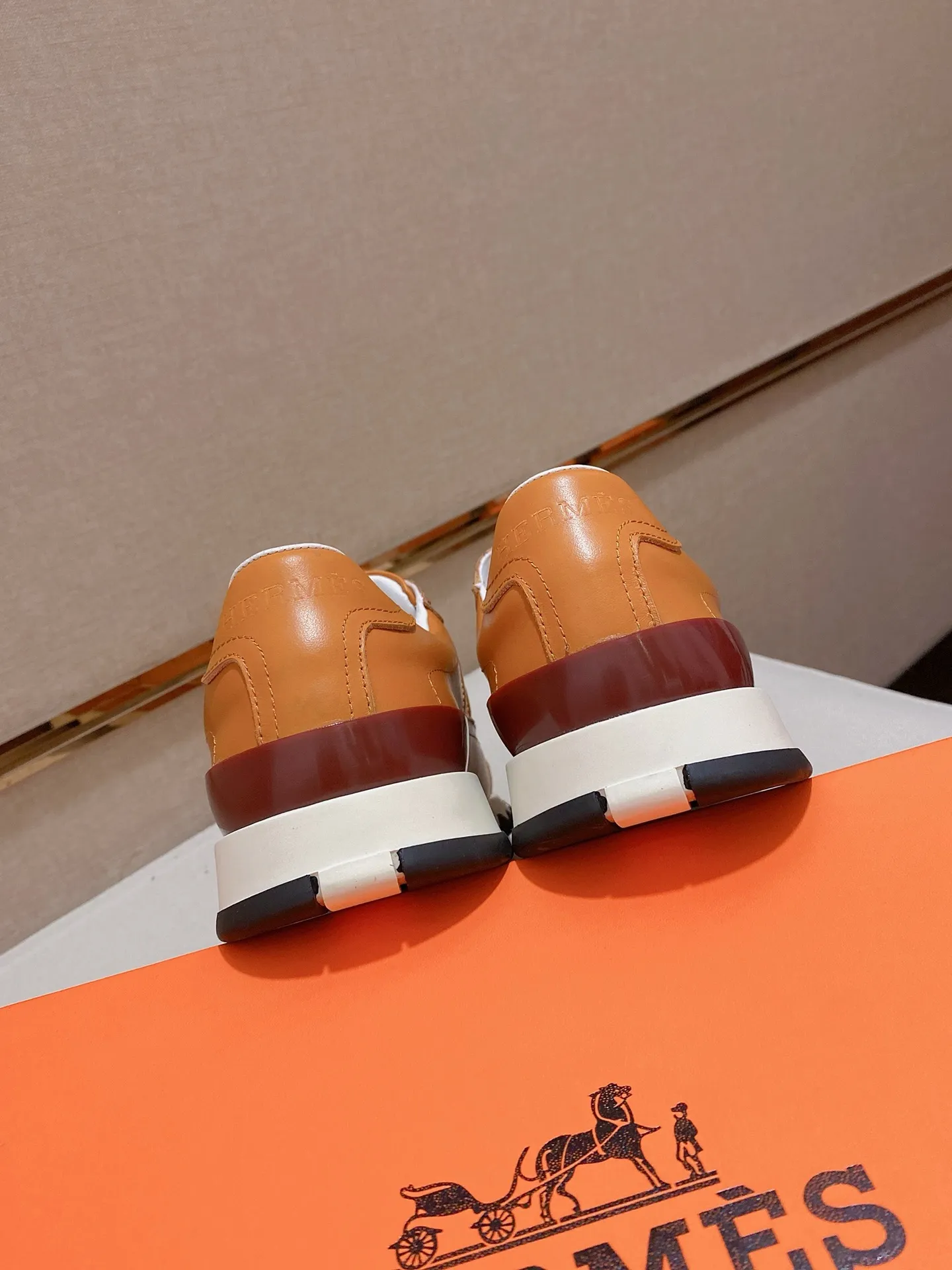Ex-factory price: 500💰《HERMES》【Classic original single version】Hermès; top 🔝purchasing agent🔍🔍men's latest 🇺🇸sold simultaneously, original imported from Italy ▲▲first-layer cowhide ▲▲ (high-end, nobility and class) ) Exquisite workmanship (Italian 🇮🇹 imported water-dyed 🐂 cowhide lining) sole: original sole provided by the original factory, ⚠️exclusive double-layer activity·TPR·rubber·combined molded outsole; super comfortable·wear-resistant·non-slip·environmental protection The real thing is more beautiful when photographed in kind (high quality, following orders), you can come in and out at will * Number of yards: 38·39·40·41·42·43·44# (can be customized 45.)